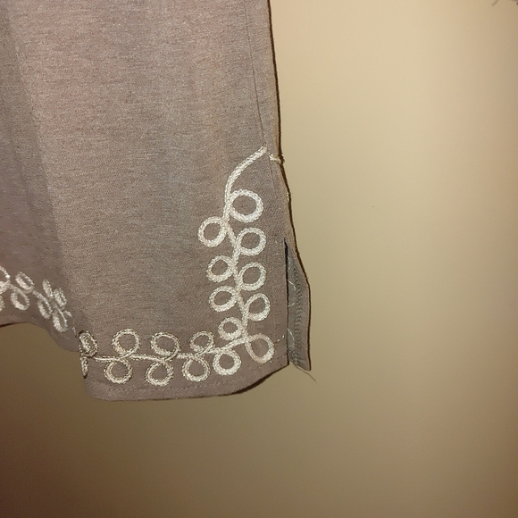 Lauren Michelle Women's Embroidered Brown Top W/bell Sleeve, Size M - Picture 6 of 6